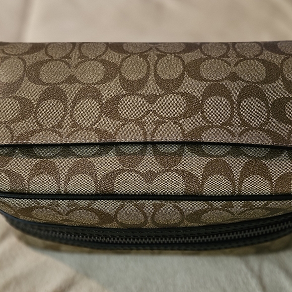 Coach Large Travel kit - Picture 6 of 12